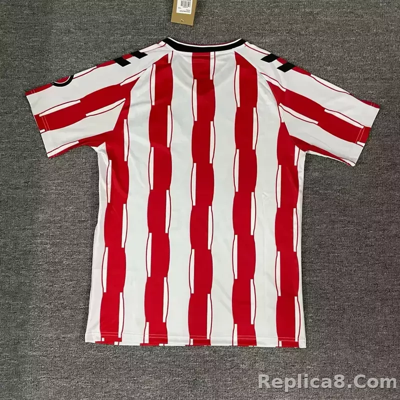 25-26 Sunderland Home Soccer Jersey - detail