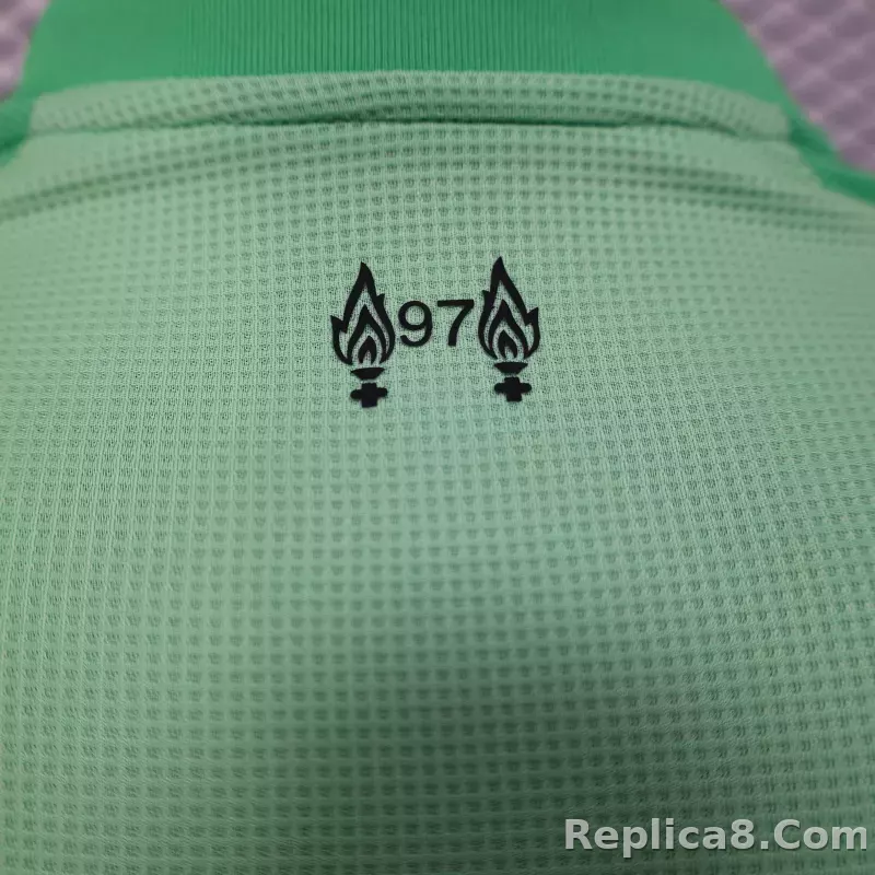 25-26 Liverpool Goalkeeper Green Soccer Jersey Player Version - detail