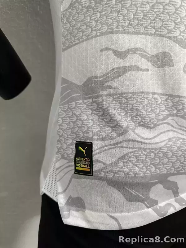 23-24 Manchester City Year of the Dragon Special Player Edition - detail