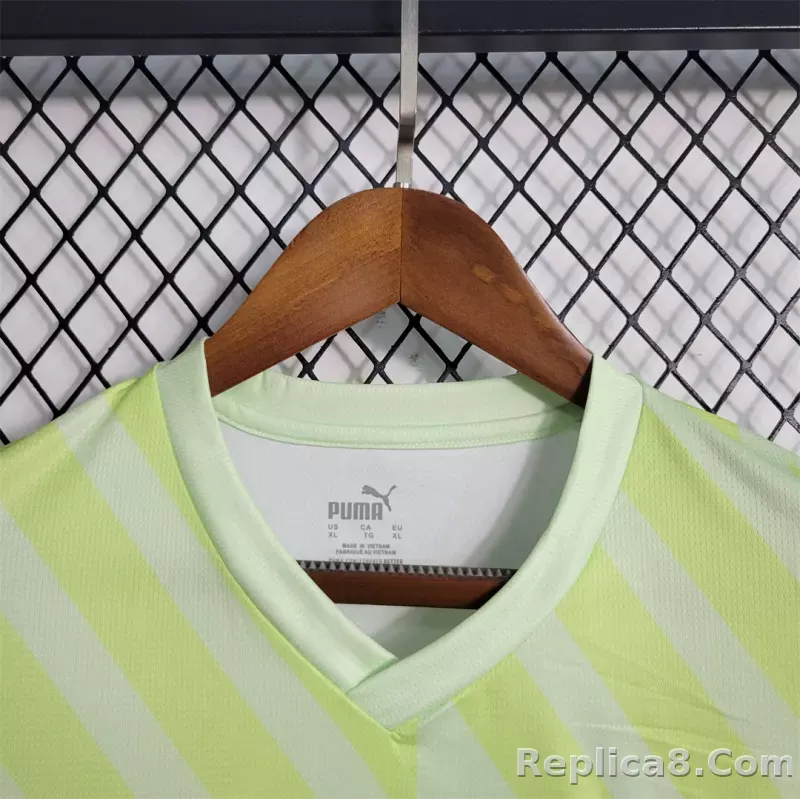 23-24 Manchester City Goalkeeper - detail