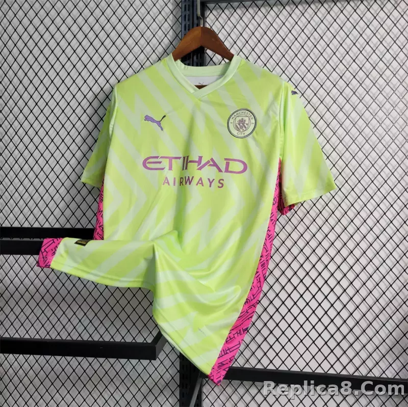 23-24 Manchester City Goalkeeper - detail