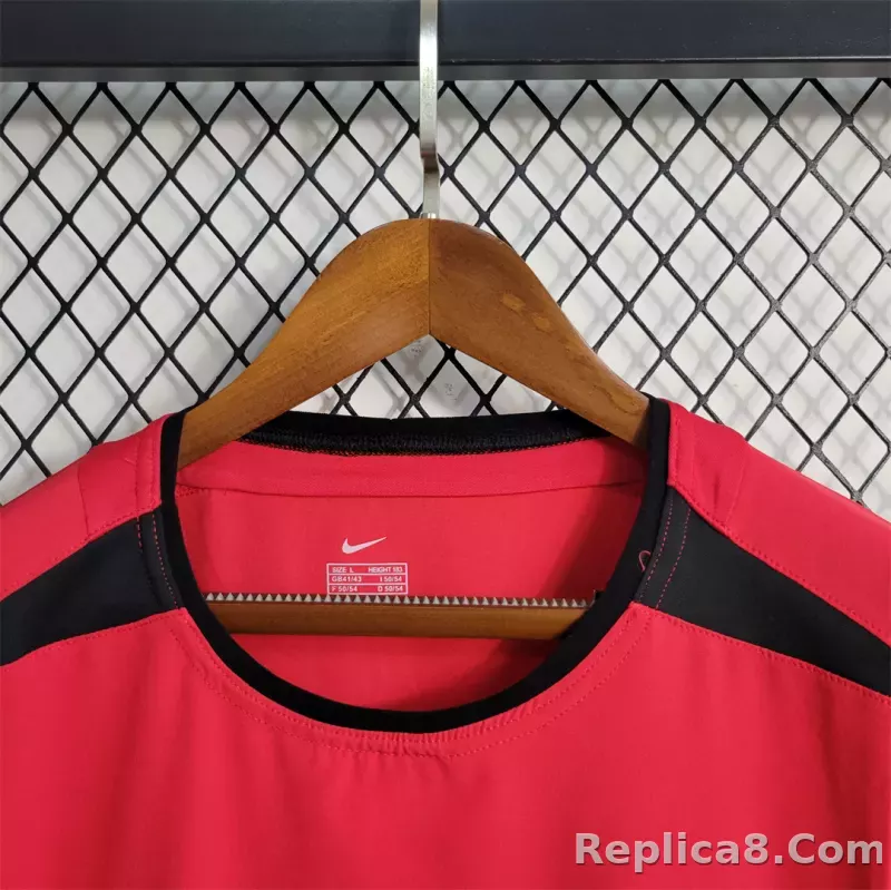 02-04 Manchester United Home Retro Jersey - detail