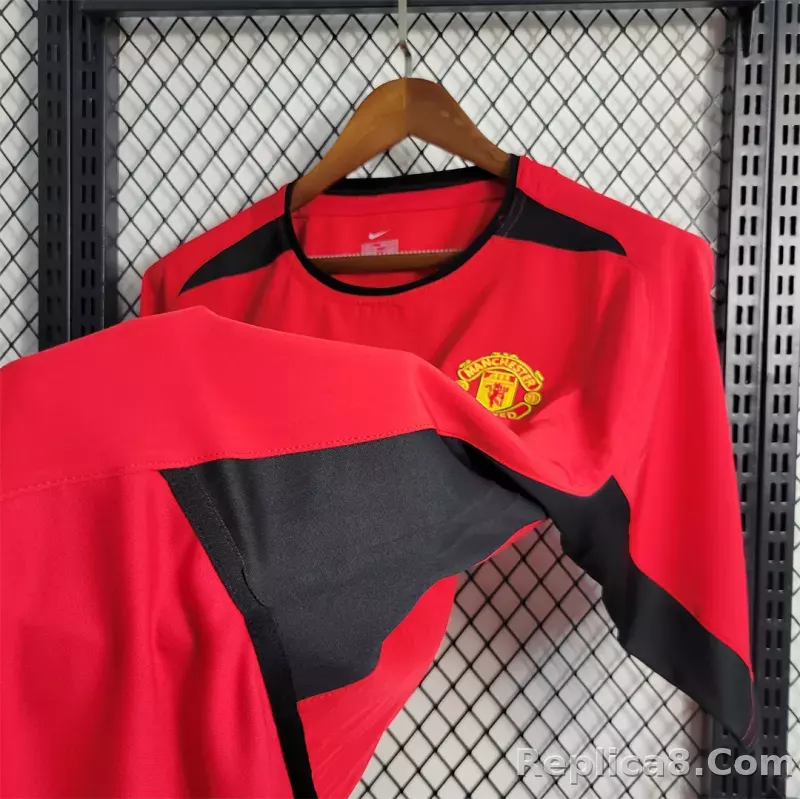 02-04 Manchester United Home Retro Jersey - detail