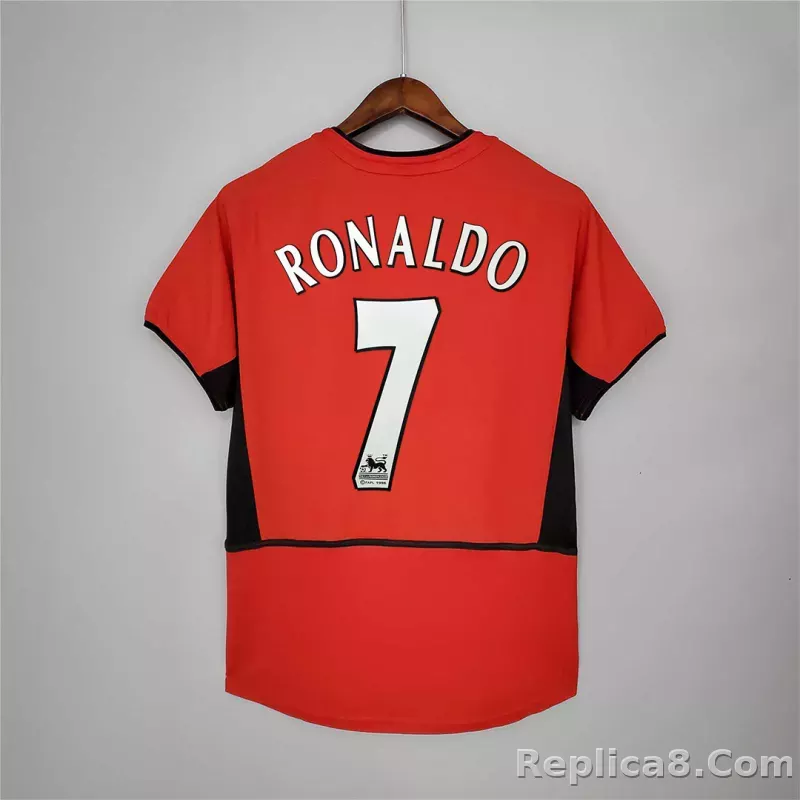 02-04 Manchester United Home Retro Jersey - detail