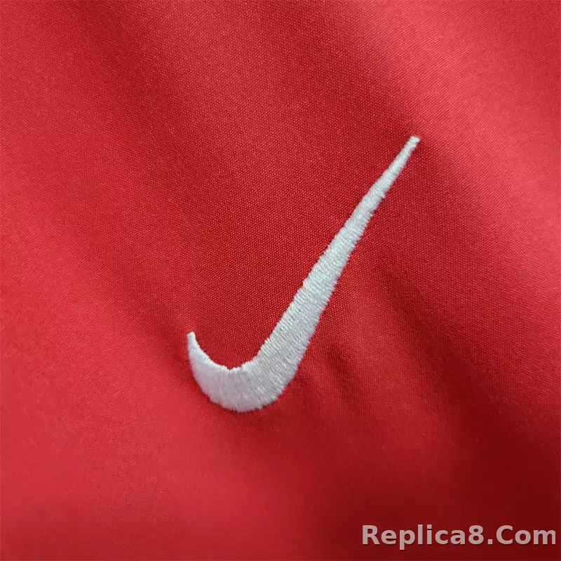 02-04 Manchester United Home Retro Jersey - detail