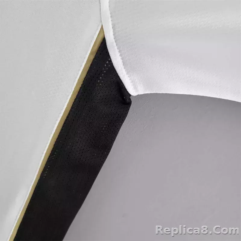 2006-07 Manchester United Home Retro Soccer Jersey - detail