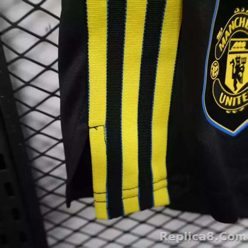25-26 Manchester United Home Shorts Player Version - detail