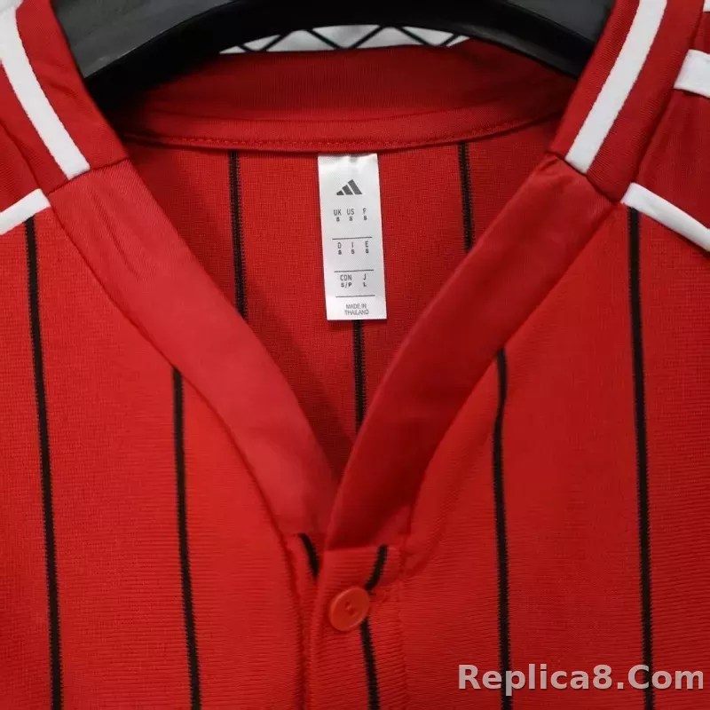 25-26 Manchester United Red Baseball Soccer Jersey - detail