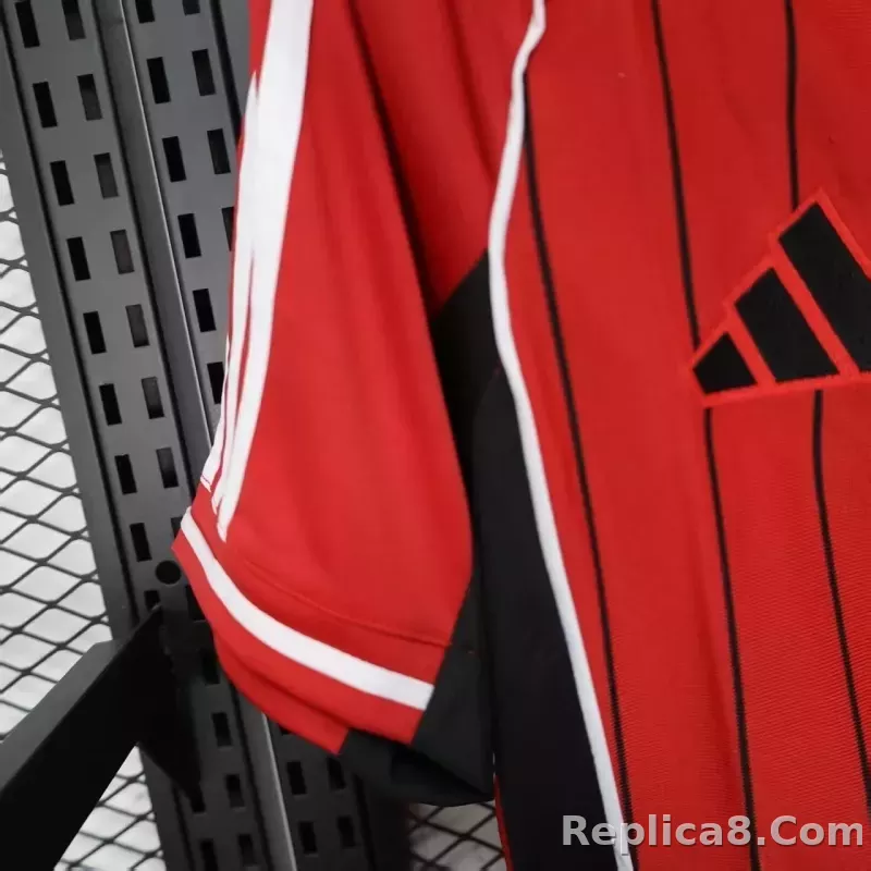 25-26 Manchester United Red Baseball Soccer Jersey - detail