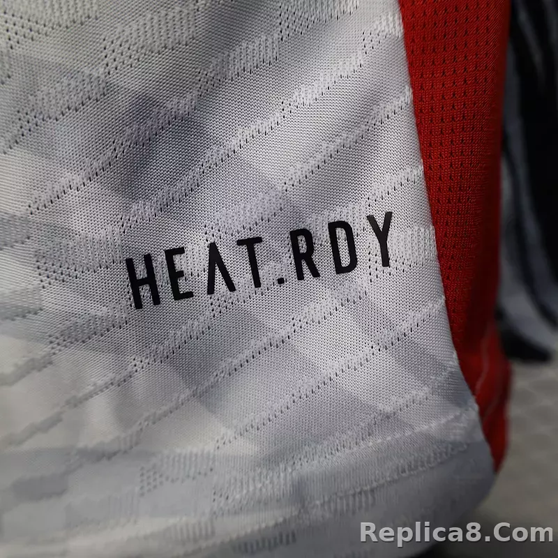 25-26 Manchester United White Special Player Version - detail