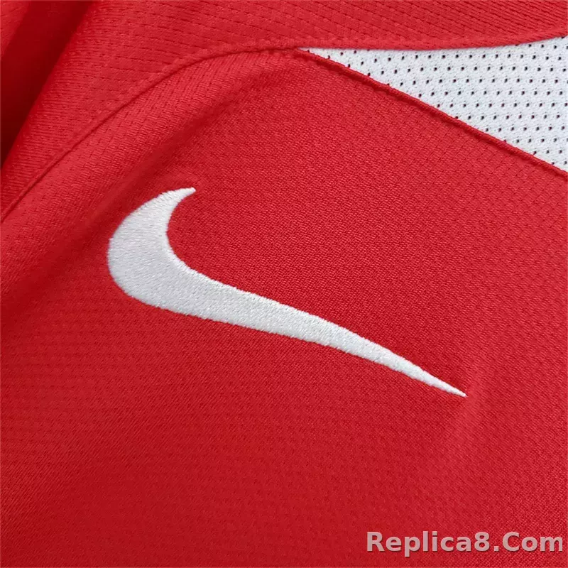 04-06 Manchester United Home Retro Jersey - detail