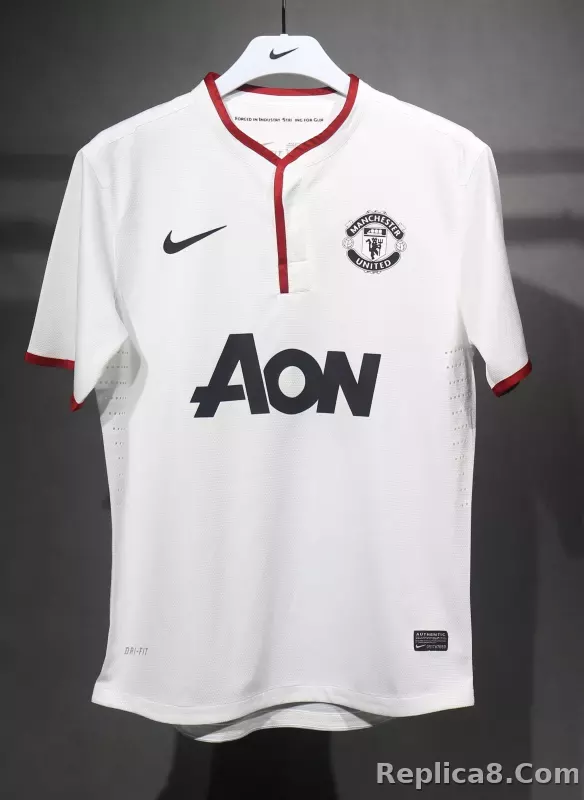 12-13 Manchester United Away Retro Jersey Player Edition - detail
