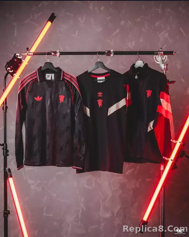 2024-2025 Manchester United Retro Jersey Windbreaker Top+Pants Grey - detail