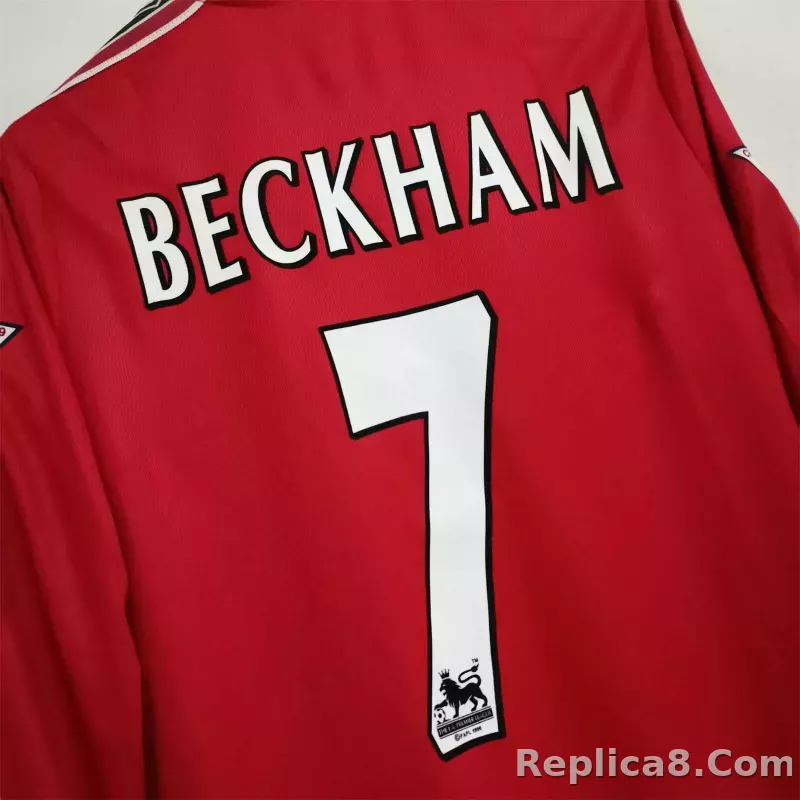 1998-1999 Manchester United Home Retro Jersey Long Sleeve - detail