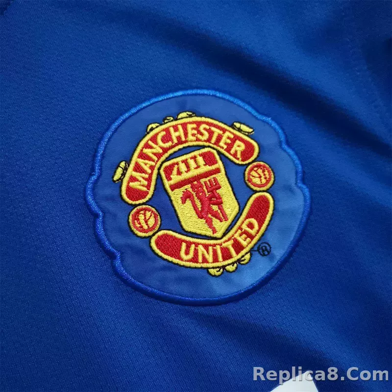 08-09 Manchester United Home Retro Jersey Long Sleeve - detail