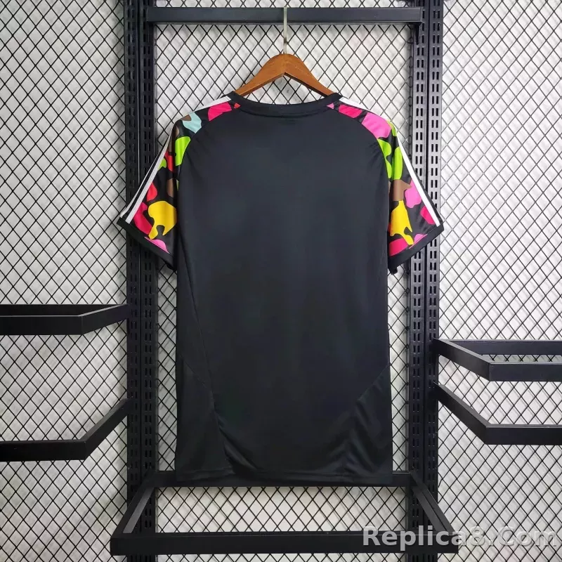 24-25 Manchester United  Joint Edition Special Kit - detail