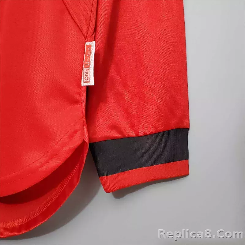 1999-2000 Manchester United Home Retro Jersey Long Sleeve - detail