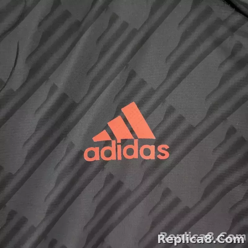 2022/2023 Manchester United Windbreaker Black Red Edge - detail