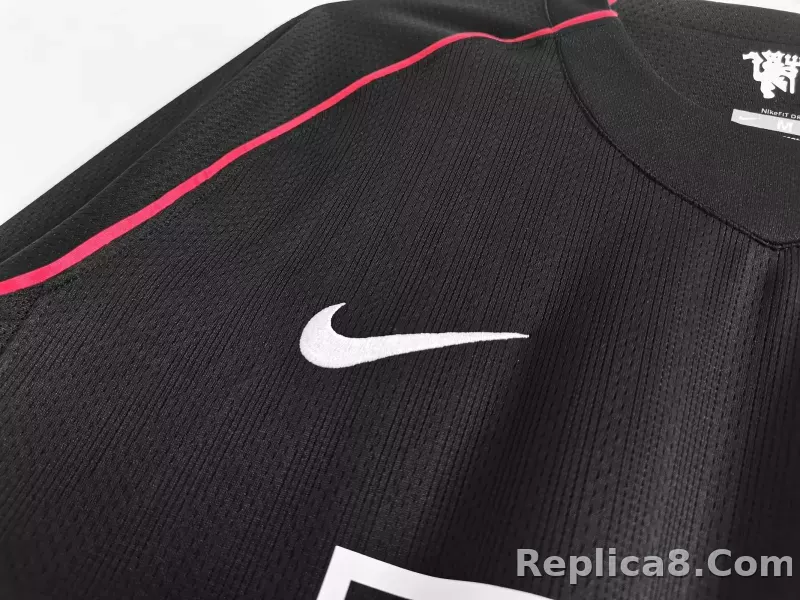07-08 Manchester United Away Retro Jersey - detail
