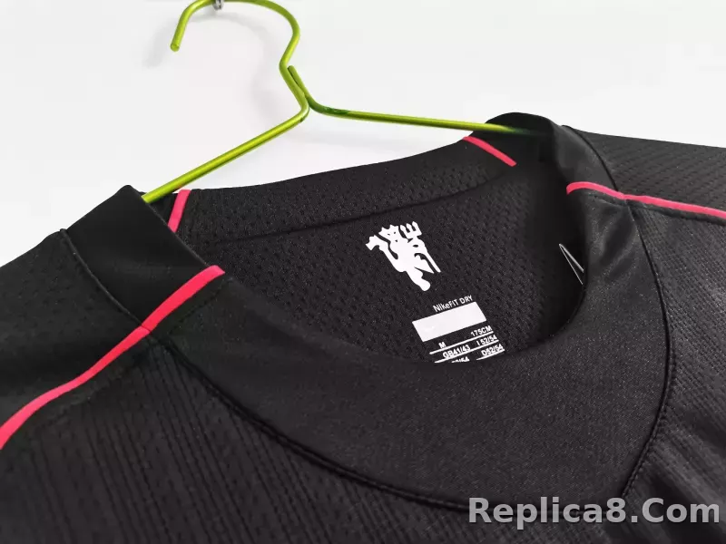 07-08 Manchester United Away Retro Jersey - detail