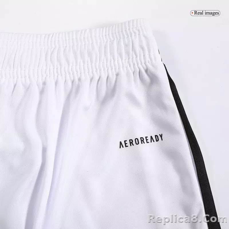 23-24 Manchester United Home Shorts - detail
