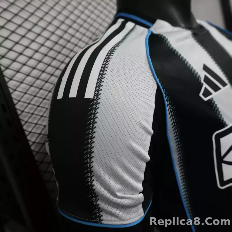25-26 Newcastle United Home Soccer Jersey Player Version - detail