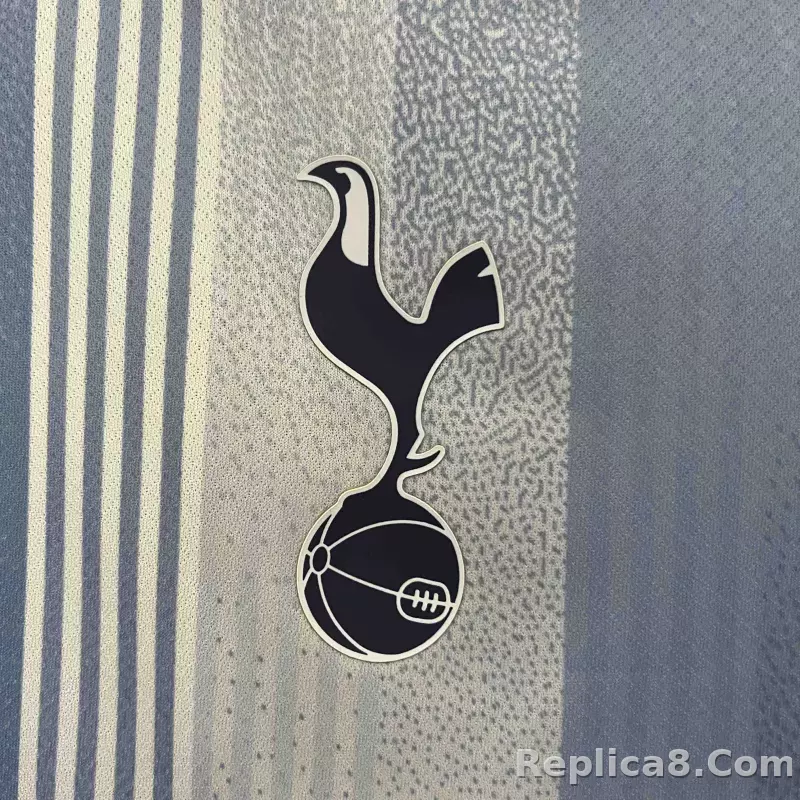 24-25 Tottenham Hotspur Away - detail