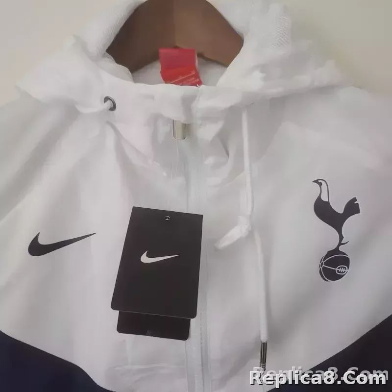 2022/2023 Tottenham Windbreaker White - detail