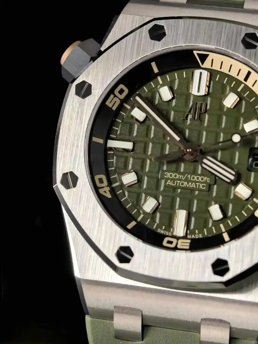 Audemars Piguet Royal Oak Offshore Diver Green 15710ST.OO.A052CA.01 - view 7