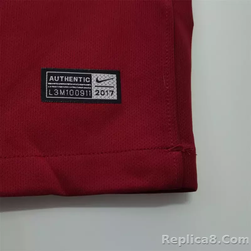 17-18 AS Roma Retro Jersey - detail