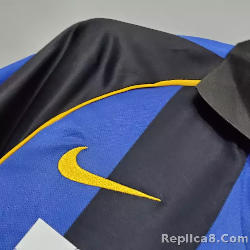 01-02 Inter Milan Retro Jersey Home - detail