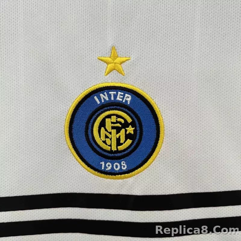 04-05 Inter Milan Retro Jersey Away - detail