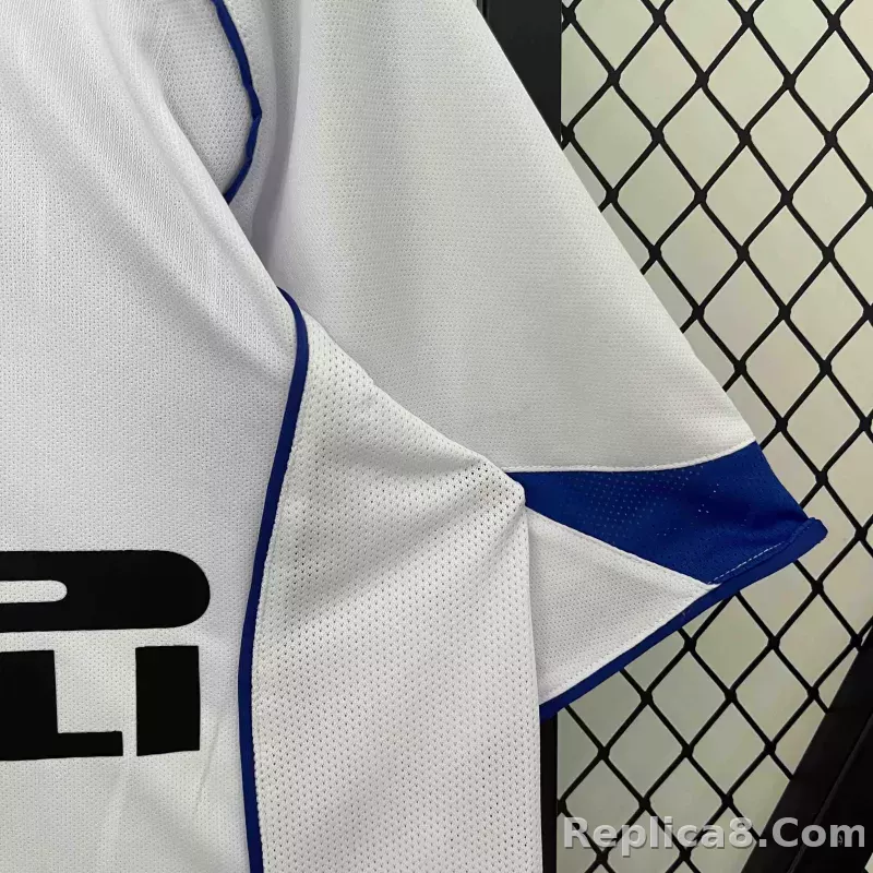 04-05 Inter Milan Retro Jersey Away - detail