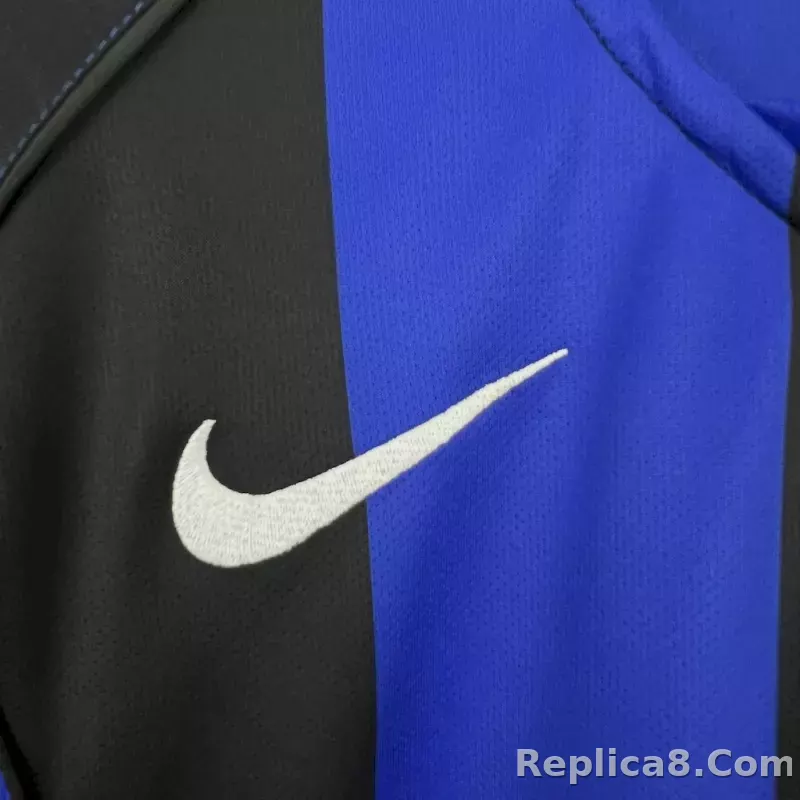04-05 Inter Milan Retro Jersey Home - detail