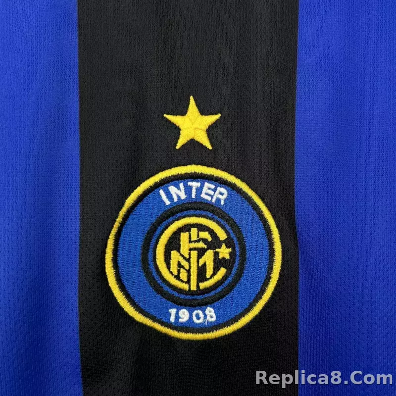 04-05 Inter Milan Retro Jersey Home - detail