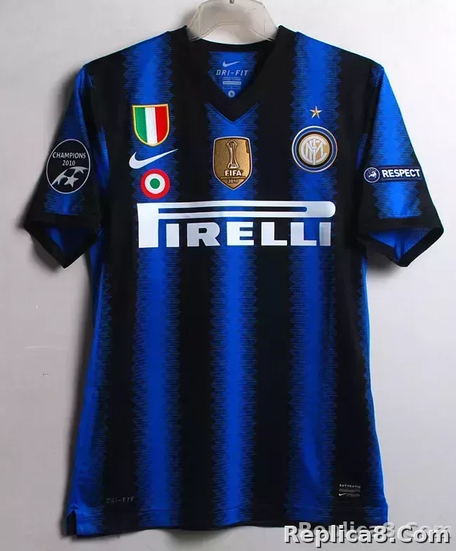 10-11 Inter Milan Retro Jersey Home - detail