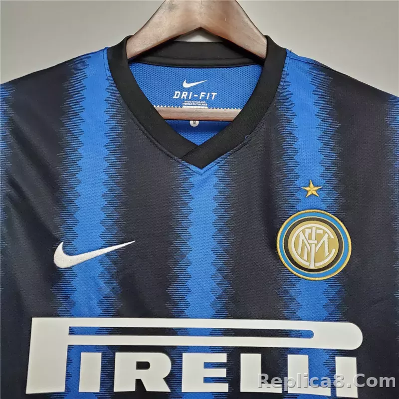 10-11 Inter Milan Retro Jersey Home - detail