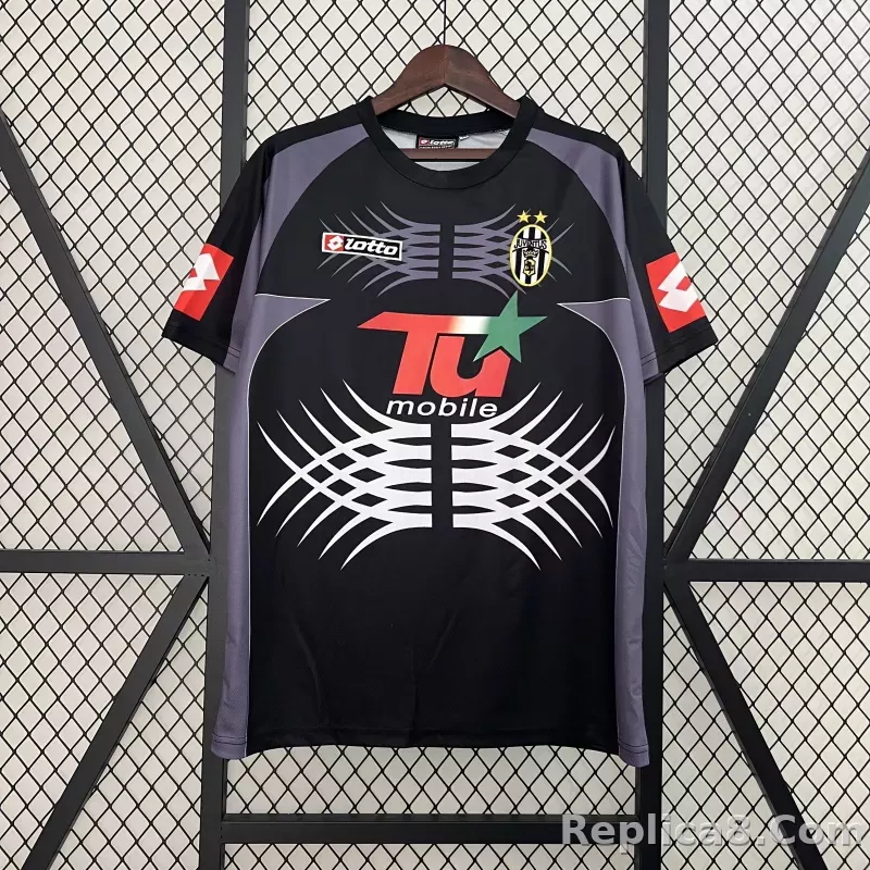 01-02 Juventus Goalkeeper Retro Soccer Jersey