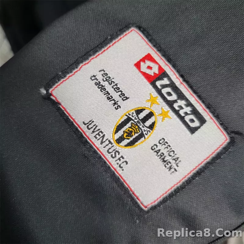 01-02 Juventus Away Retro Soccer Jersey - detail