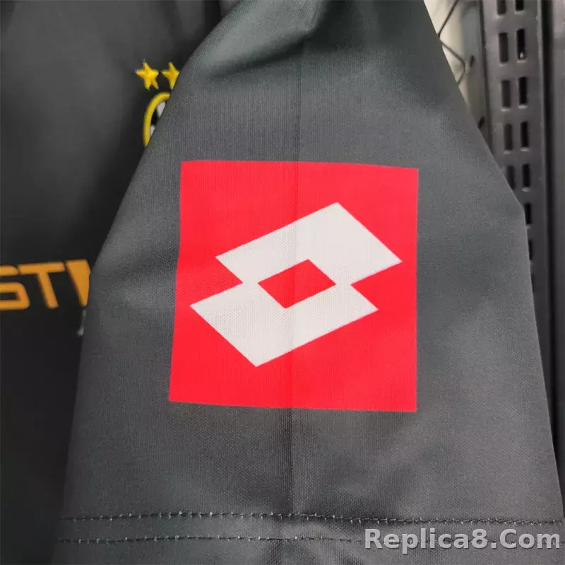 01-02 Juventus Away Retro Soccer Jersey - detail