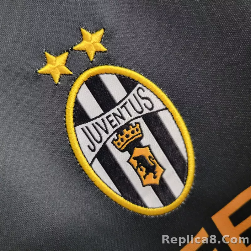01-02 Juventus Away Retro Soccer Jersey - detail