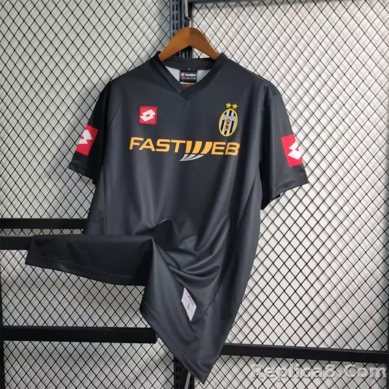 01-02 Juventus Away Retro Soccer Jersey - detail