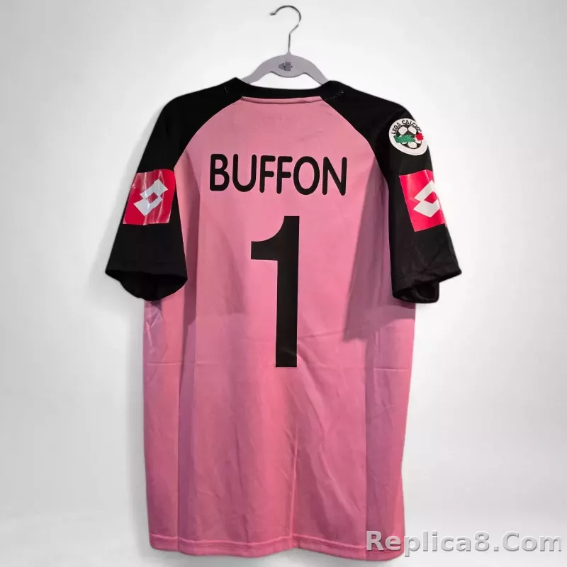 02-03 Juventus Goalkeeper Retro Jersey Pink - detail