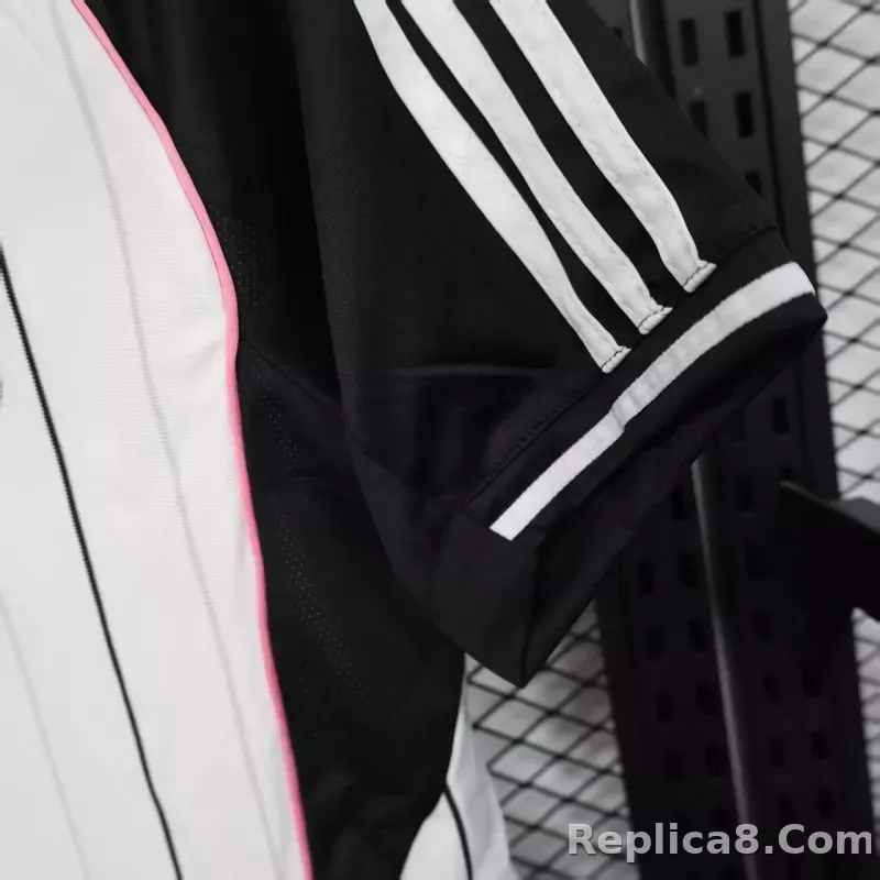 25-26 Juventus Basebal Soccer Jersey - detail