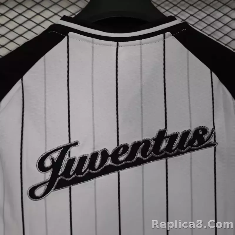25-26 Juventus Basebal Soccer Jersey - detail