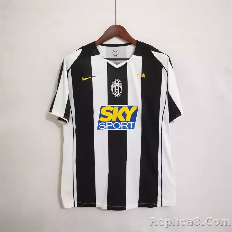 04-05 Juventus Retro Jersey Away