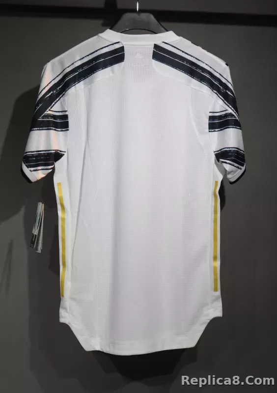 20-21 Juventus Home Retro Jersey Player Version - detail