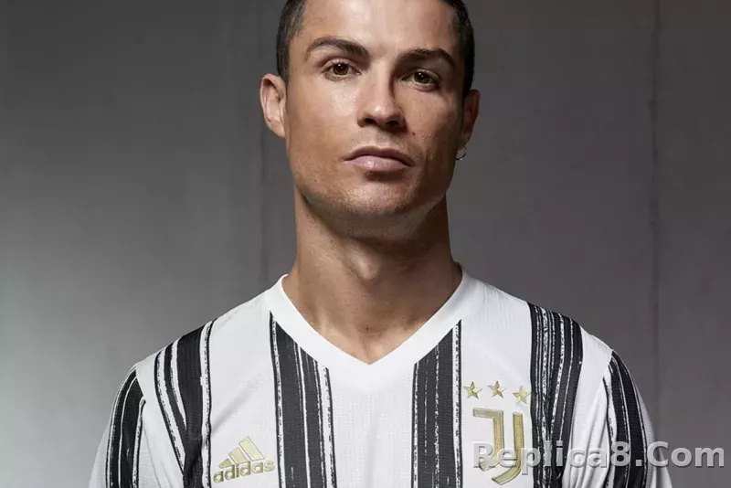 20-21 Juventus Home Retro Jersey Player Version - detail