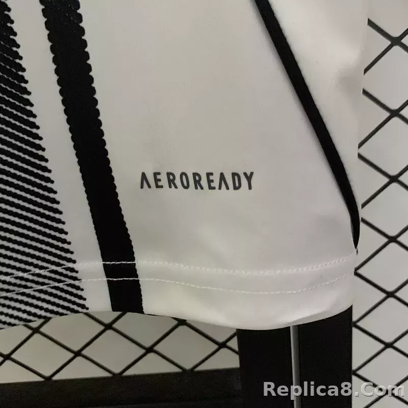 25-26 Juventus Home Soccer Jersey - detail