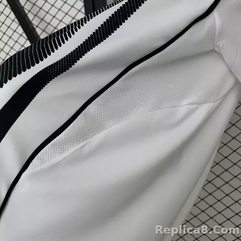 25-26 Juventus Home Soccer Jersey - detail